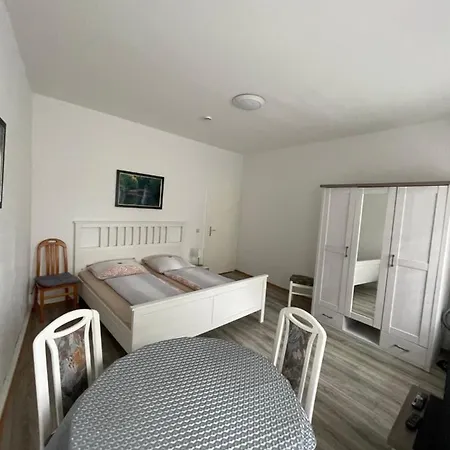 - Zentrumsnah Apartament *